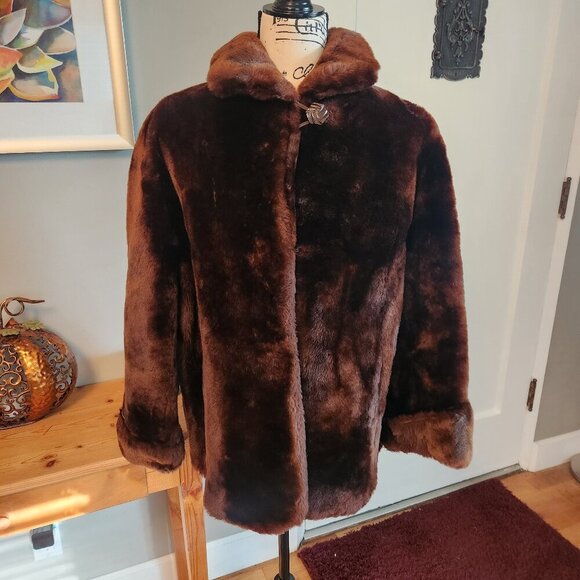 Unbranded Jackets & Blazers - Luxurious Faux Fur Brown Short Coat Sz M